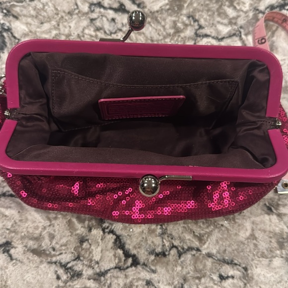 Coach pink fuchsia sequin silver hardware wristlet 10”x6” rare - Picture 3 of 6